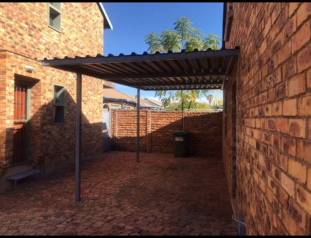 2 BEDROOM TOWNHOUSE FOR SALE IN ANNLIN